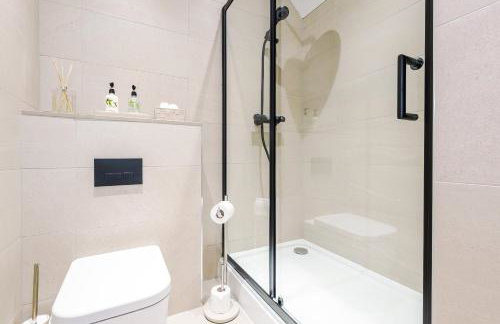 No.44 - Deluxe 2-Bedroom Duplex with Balcony - Foto 16