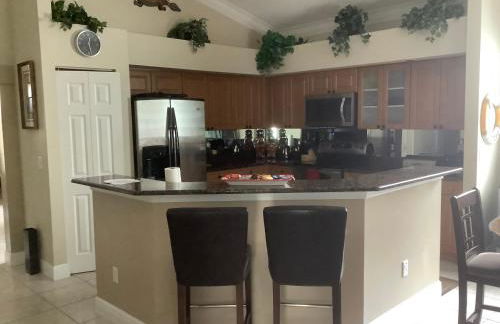 Beautiful furnished 3 BR home, pool, clubhouse access - if interested, please provide your name, contact info - Photo 9