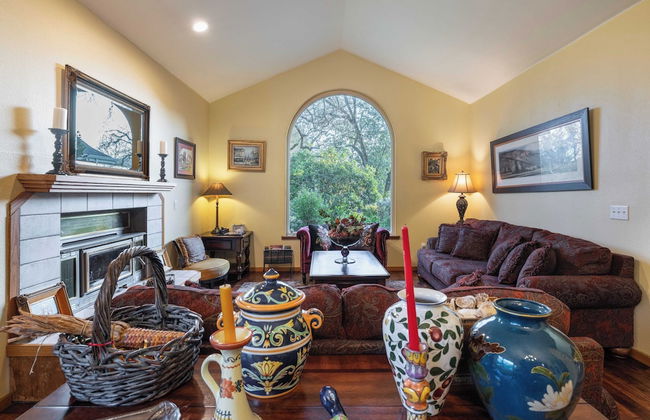 Valley of the Moon by Avantstay Tranquil Escape, Large Yard w/ Hot Tub & Fire Pit - Foto 13