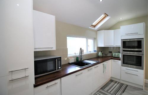 Stylish Loft Apartment by Property Promise - Foto 31