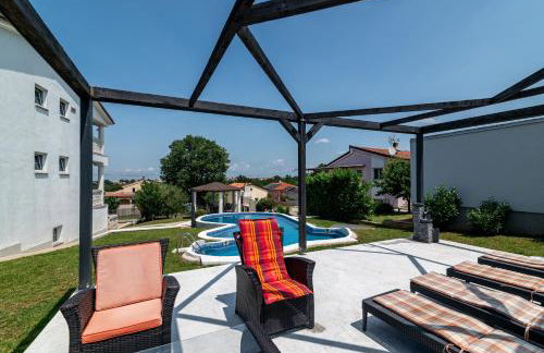 Holiday house with a swimming pool Radmani, Porec - 16440 - Photo 12