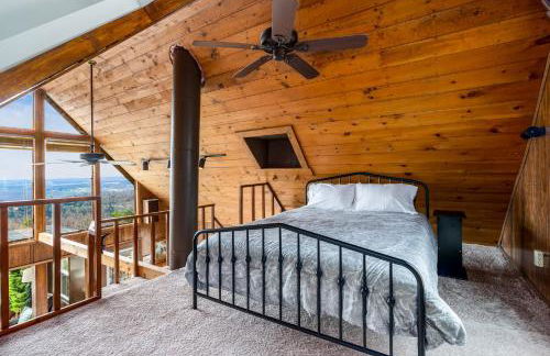 Mountaintop Views, Hot Tub, Deck, Fire Pit & WiFi - Foto 14