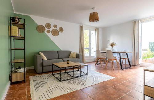 L'Oasis - Duplex - Parking Privé Gratuit - Terrasse Privée - 10mn RERD-T12 - 2 bedrooms - De 1 à 6 personnes - Shopping Mall - Primark - Piscine - Patinoire - Théâtre - Cinéma - Bibliothèque - Foto 1