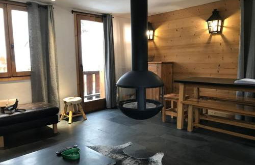 Meribel Altitude1600 chalet 6 personnes en pleine nature au milieu des pistes - Foto 7