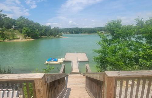 Sunset Cove Lakefront Luxury Lodge with Private Dock - Foto 8