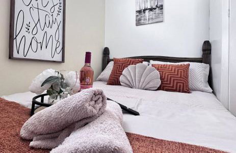 Chic Charming Classic 3bed w Ensuite - Pontypridd - Foto 13