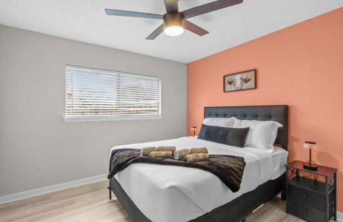 DFW Retreat - Pool, Spa & Minutes to Dallas & Fort Worth - Photo 4