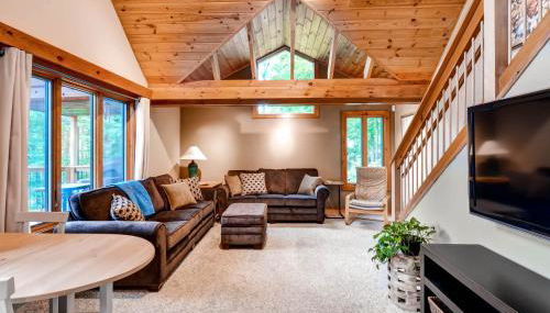 Waterfront Highland Lake Home with Deck and Dock - Foto 4