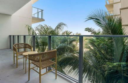 Landing Incredible 2BD Pool - Photo 57