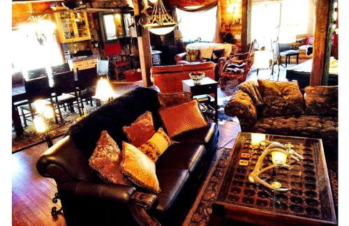 Grand Rustic Cabin Rental with Private Hot Tub near Escondido, California - Foto 5