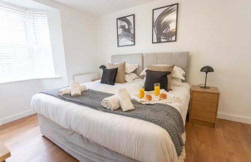 Spacious 2 Bedroom Apartment in Bedford, Near Milton Keynes & Local Business Parks - Foto 1