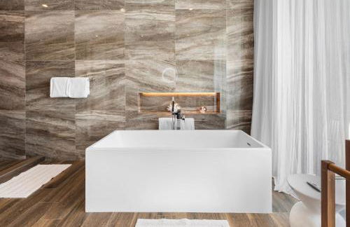 Best Bayfront View New construction w pool - Foto 48