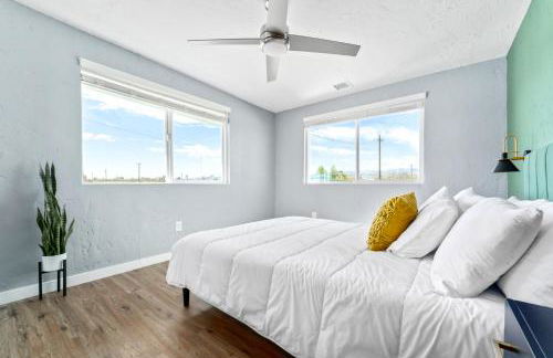 Desert Oasis - Firepit, Stargazing, Kitchen Essentials, 5 Acres, & Joshua Trees - Sleeps 6 Comfortably, 7 with Sofa, 8 Maximum - Foto 11