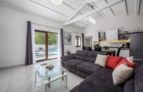 Villa Desapemani with heated pool - Photo 20