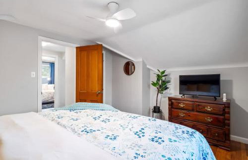 4 Bedroom Pool and Hot Tub Home Near Cleveland - Photo 68