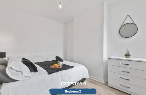 Nuneaton - Ideal 3 Bedroom, Wi-fi Parking, Sleeps 6 - JRR Stays - Foto 17