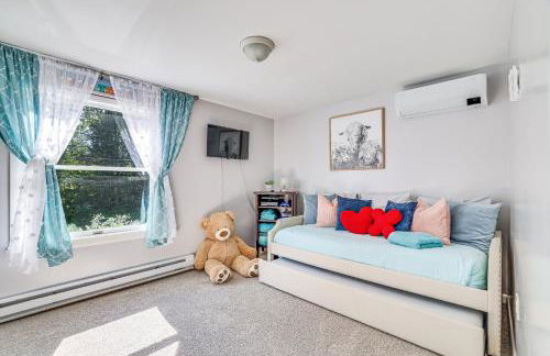 11 Mi to Slopes! Poconos Lake House with Beach - Foto 19