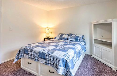 Walkable Sitka Getaway with Community Perks! - Foto 15