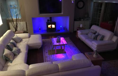 Vollie House with Hot Tub, Sauna & Log Burner - Foto 39