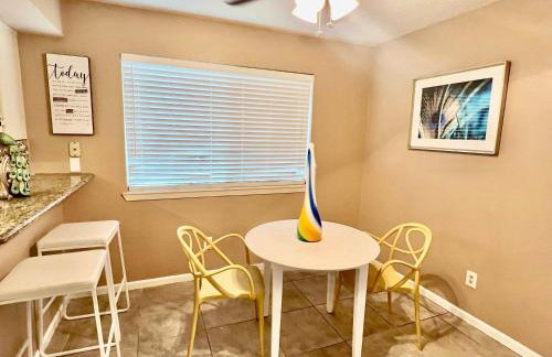 Katy Hideaway - Charming 3 BDR - Foto 15