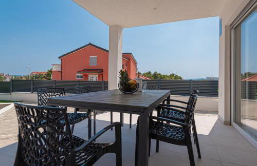 VILA VASILJ dein eigener Pool oder dein eigener Whirlpool mit Aussicht, dein Urlaub, deine Privatsphäre, deine Wahl - Photo 3