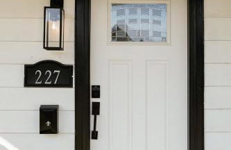 "The Homestead" UPSCALE STAY - Downtown with Yard - Foto 9