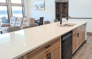 Lakefront, Private Beach, Garage Bar, Near WI Dells, King Beds, Sleeps 16, Near Ski Hills - Foto 58