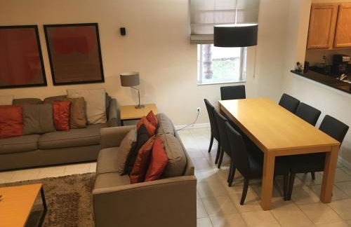 Four Bedroom Townhouse in Regal Oaks at Old Town - Foto 22