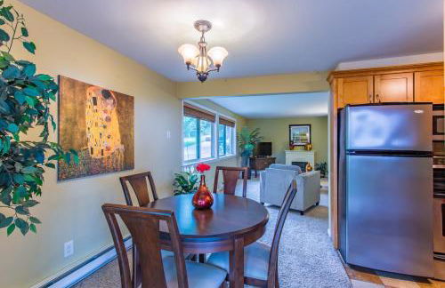 Sea View, Best Area, No Stairs, WD, 2 Bedrooms, Jacuzzi Bath, New Carpet, Balcony, View, 825sf - Foto 3