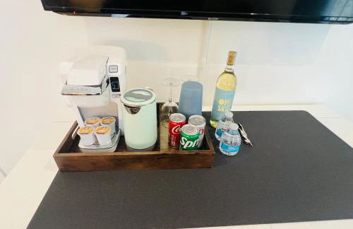 Silverlake and Echo Park - 6min to Downtown and Hollywood - - Photo 3