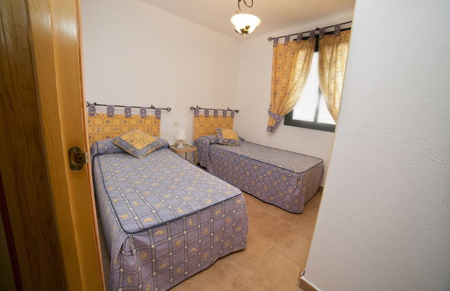 Apartamentos Urbanización Atlanterra Costa - Photo 2