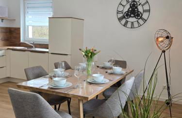 Großes Apartment mit Küche, Dusche, Badewanne, Balkon, Parkplatz vor dem Haus, schnelles Internet, ADA5 - Foto 2