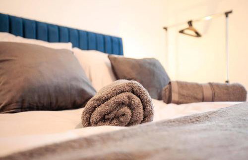 Dixon House, Sleeps 6, Free Parking, Long or Short Stays - by NMB Property - Photo 25