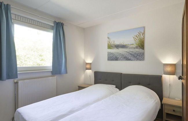 Cozy Beachside Retreat With Fireplace - Photo 3