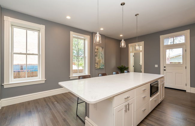 Parkside Comfort | JZ Vacation Rentals - Photo 10