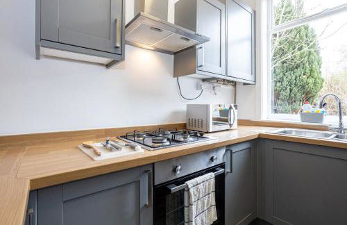 Cheadle village - Photo 36