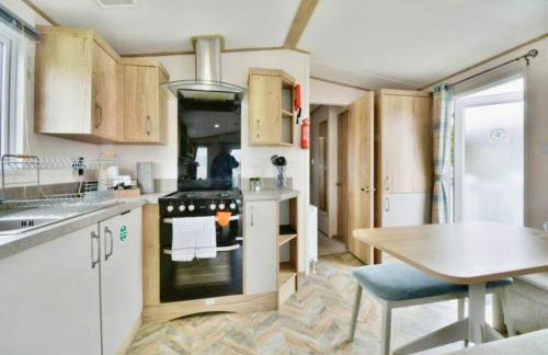 Exquisite Lake lodge in Hoburne Holiday Resort - Valentino Rose Lodge - Foto 15