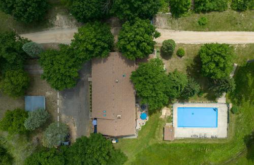 4BR Spacious Condo, Private Lake MI Beach Access, Outdoor Heated Pool - Photo 42