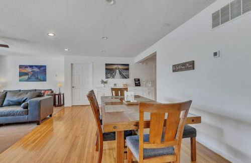 Lake Front Home with Pool and Stunning Views - Foto 23