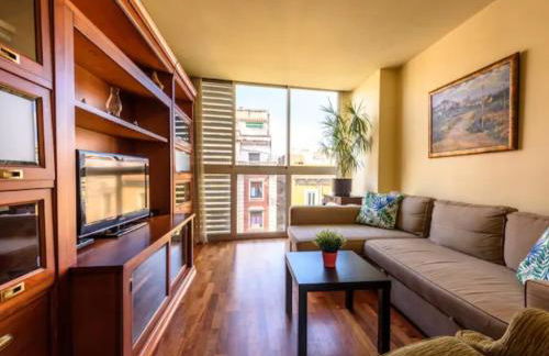 RamblasRentals Stylish Bright 3BR New Catalan Flat 10m Ramblas - Parking - Wifi - Photo 2