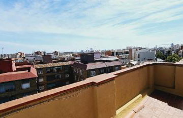 Premium refurbished apartment in Barcelona city center - Photo 35
