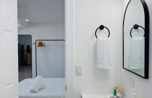 Private, cozy, beach guest-suite C - Photo 2