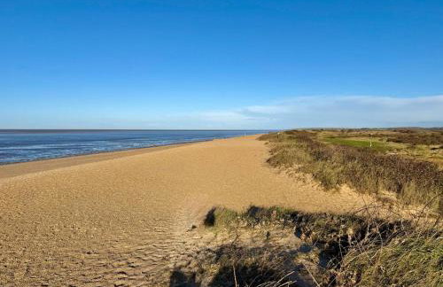 The Poppies, Norfolk, a charming coastal cottage - Photo 43