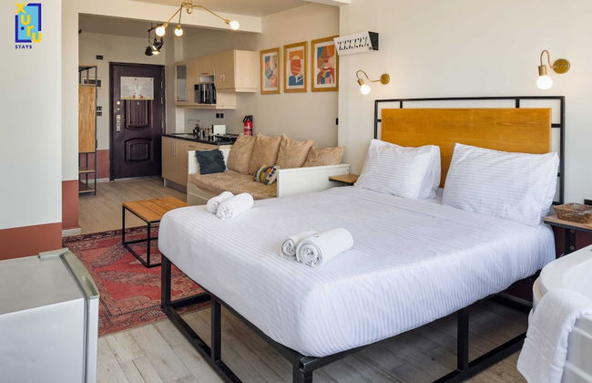 Xuru Stays I Jacuzzi Studios @ The Pyramids - Foto 47