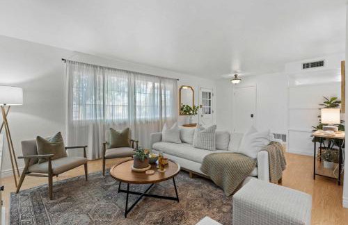 Shangri La Home - Boho Chic with Patio Pool & Grille - Foto 3