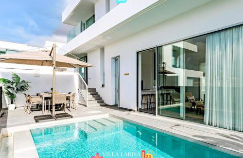 Villa Larisa - private heated pool, chill out and BBQ - Foto 1
