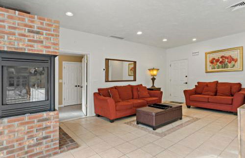 Entire Home in Narragansett - Photo 8