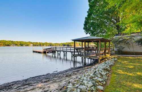 Private Dock and Beach! Lake Norman Cottage Hideaway - Foto 1