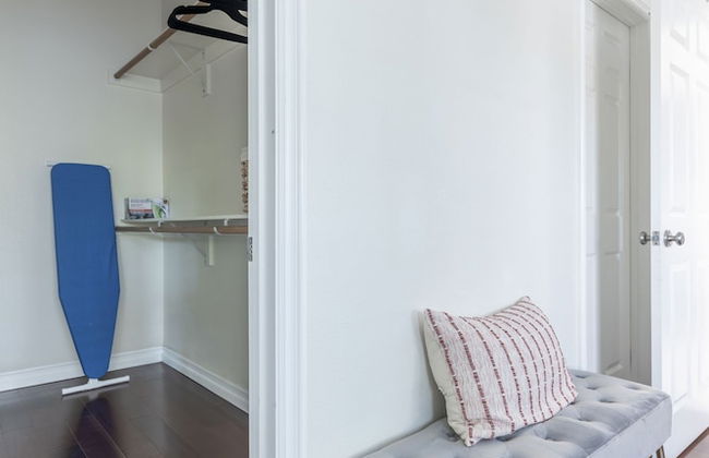 Elegant Retreat Modern Comforts Prime Location - Foto 38