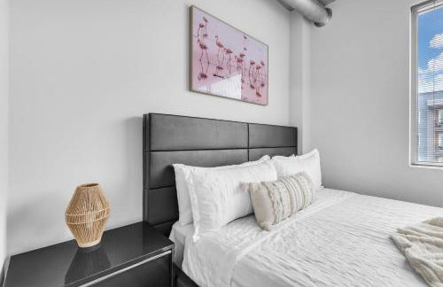 Chic 2BR Getaway Walk to Breweries and Art Walk - Photo 15